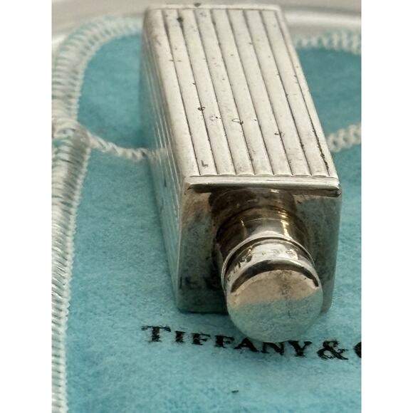 VINTAGE TIFFANY & CO. STERLING TRAVEL MINI PERFUME BOTTLE w/POUCH - Picture 5 of 8